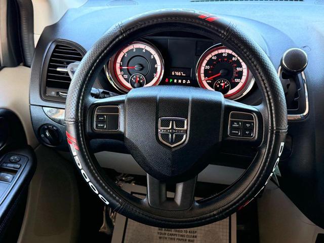Photo of 2014 Maximum Steel Metallic Clearcoat Dodge Grand Caravan