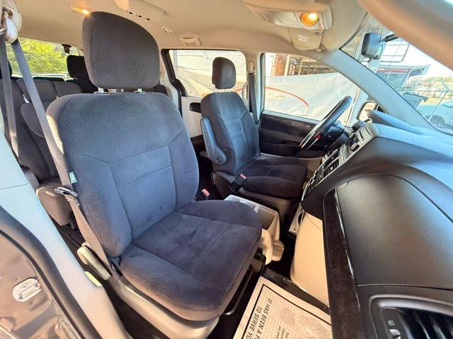 Photo of 2014 Maximum Steel Metallic Clearcoat Dodge Grand Caravan