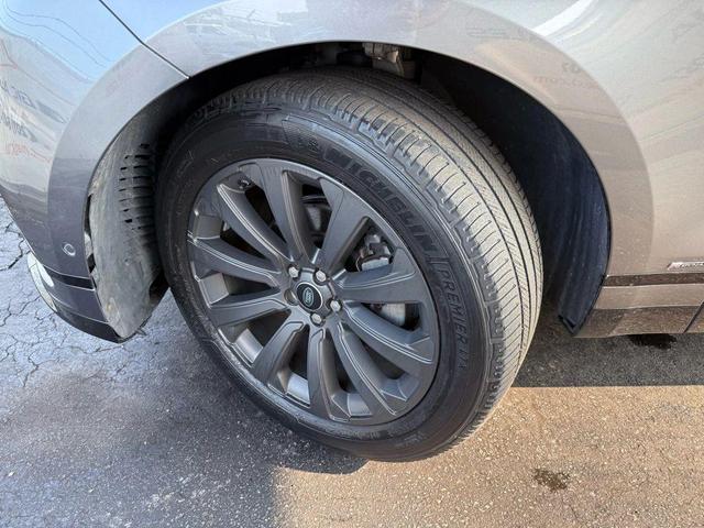 Photo of 2019 Gray Land Rover Range Rover Velar