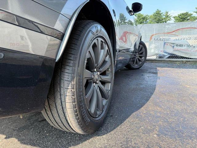 Photo of 2019 Gray Land Rover Range Rover Velar