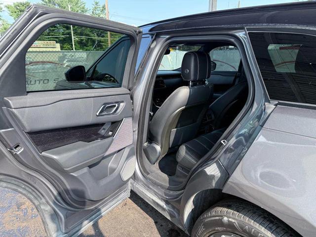 Photo of 2019 Gray Land Rover Range Rover Velar