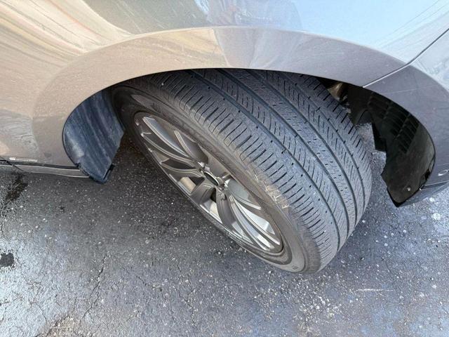 Photo of 2019 Gray Land Rover Range Rover Velar