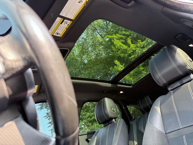 Photo of 2019 Gray Land Rover Range Rover Velar
