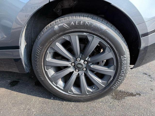 Photo of 2019 Gray Land Rover Range Rover Velar