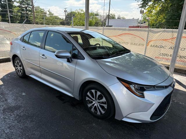 Photo of 2022 Classic Silver Metallic Toyota Corolla Hybrid