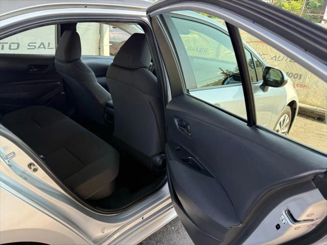 Photo of 2022 Classic Silver Metallic Toyota Corolla Hybrid