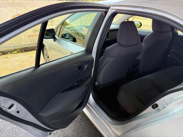 Photo of 2022 Classic Silver Metallic Toyota Corolla Hybrid