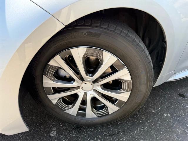 Photo of 2022 Classic Silver Metallic Toyota Corolla Hybrid