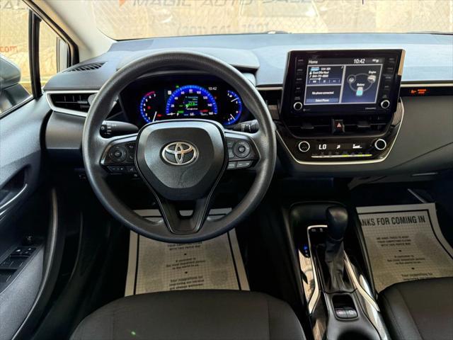 Photo of 2022 Classic Silver Metallic Toyota Corolla Hybrid