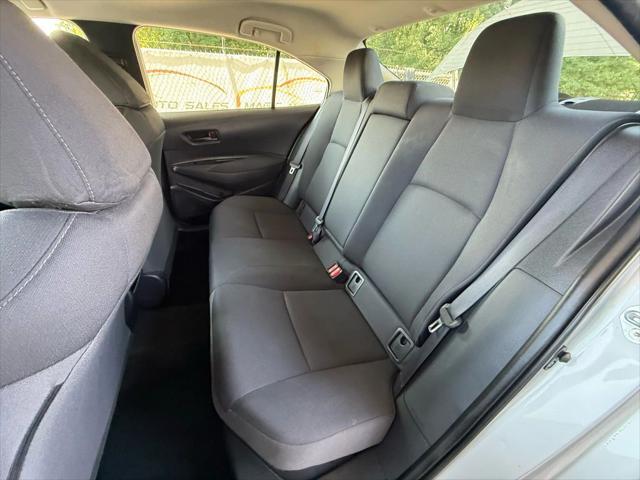 Photo of 2022 Classic Silver Metallic Toyota Corolla Hybrid