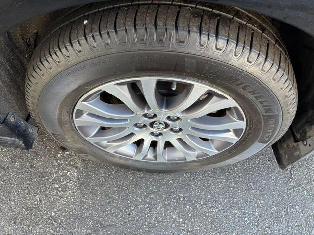 Photo of 2018 Midnight Black Metallic Toyota Sienna
