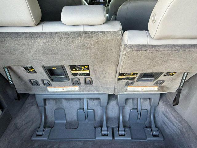 Photo of 2018 Midnight Black Metallic Toyota Sienna