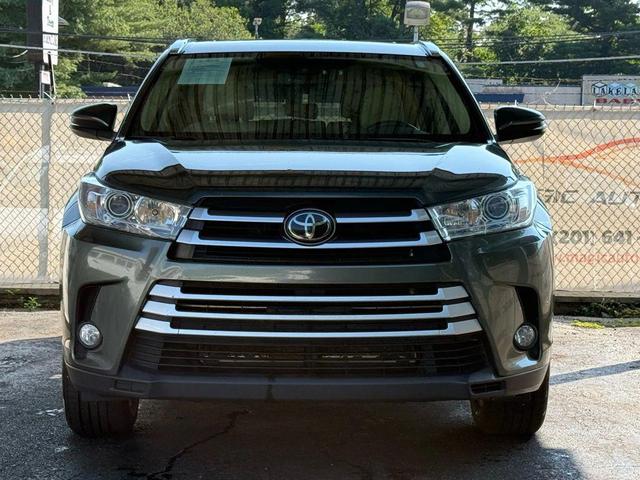 Photo of 2017 Alumina Jade Metallic Toyota Highlander