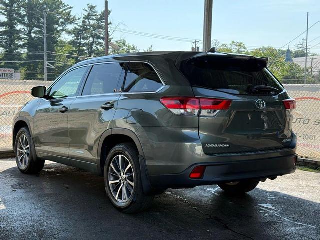 Photo of 2017 Alumina Jade Metallic Toyota Highlander