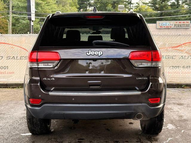 Photo of 2017 Luxury Brown Pearlcoat Jeep Grand Cherokee