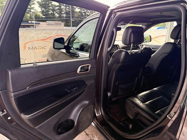 Photo of 2017 Luxury Brown Pearlcoat Jeep Grand Cherokee