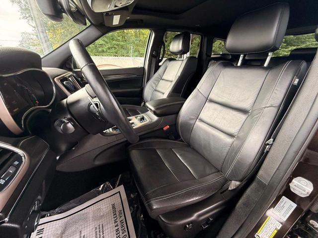 Photo of 2017 Luxury Brown Pearlcoat Jeep Grand Cherokee