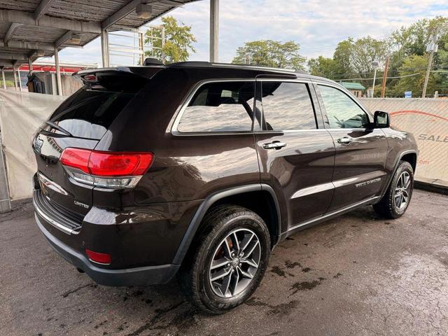 Photo of 2017 Luxury Brown Pearlcoat Jeep Grand Cherokee