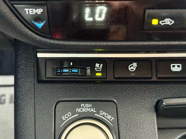 Photo of 2013 Obsidian Lexus ES 350