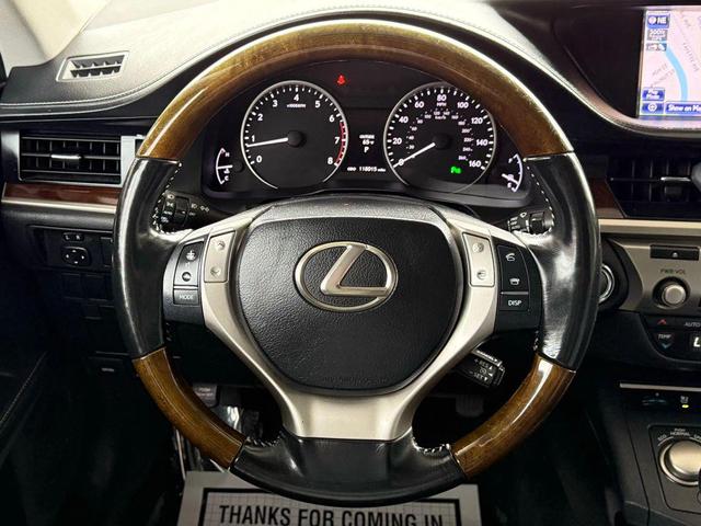 Photo of 2013 Obsidian Lexus ES 350