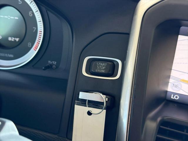 Photo of 2012 Premium Electric Silver Metallic Volvo XC60