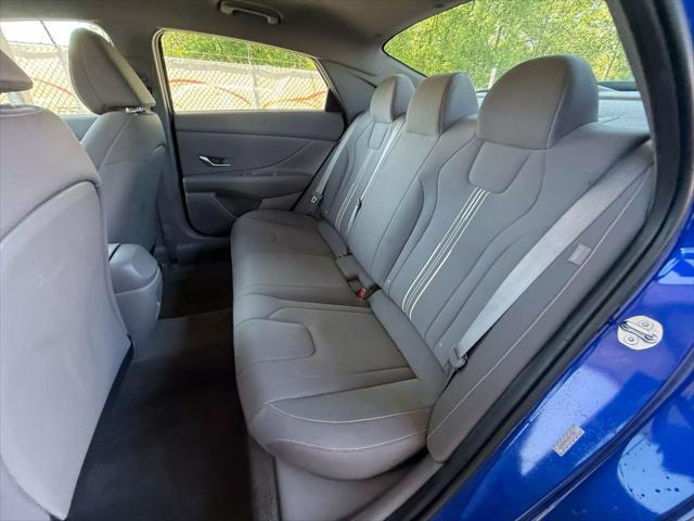 Photo of 2024 Intense Blue Hyundai ELANTRA