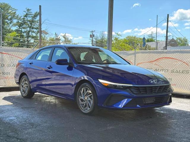Photo of 2024 Intense Blue Hyundai ELANTRA