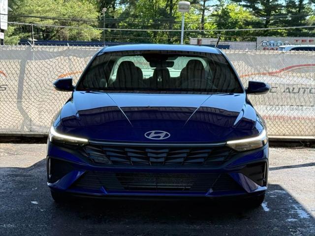 Photo of 2024 Intense Blue Hyundai ELANTRA