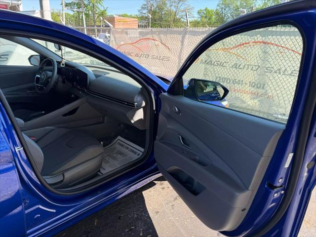 Photo of 2024 Intense Blue Hyundai ELANTRA