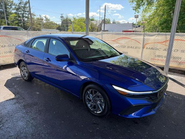 Photo of 2024 Intense Blue Hyundai ELANTRA