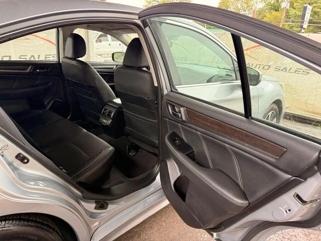 Photo of 2018 Ice Silver Metallic Subaru Legacy