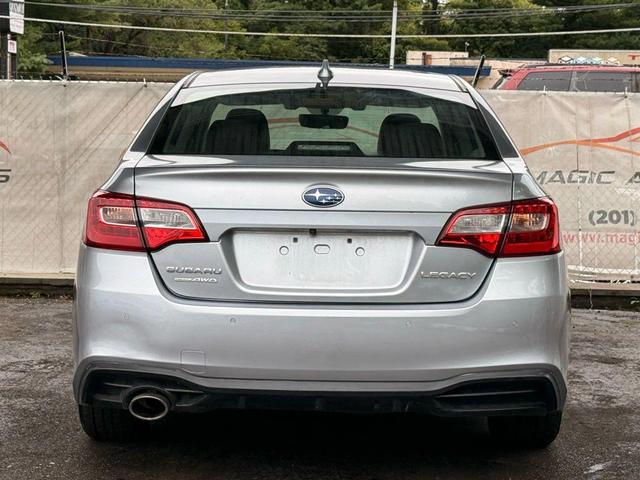 Photo of 2018 Ice Silver Metallic Subaru Legacy