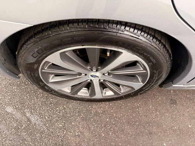 Photo of 2018 Ice Silver Metallic Subaru Legacy