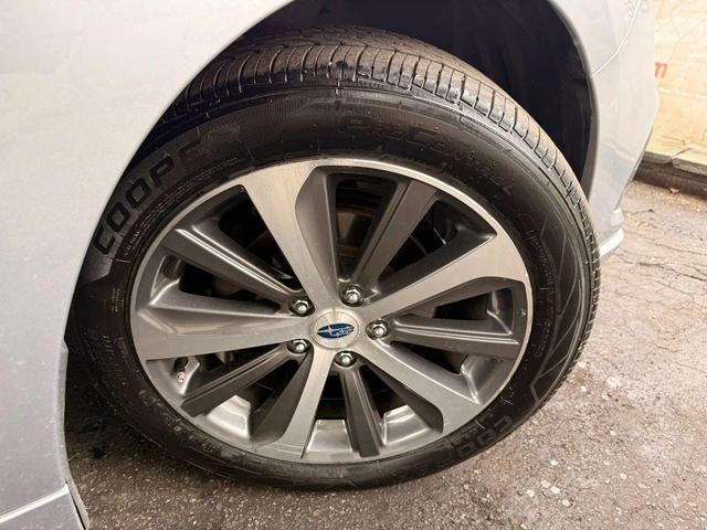 Photo of 2018 Ice Silver Metallic Subaru Legacy