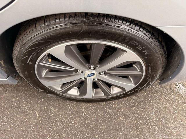 Photo of 2018 Ice Silver Metallic Subaru Legacy