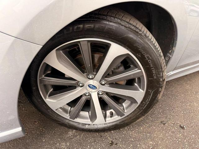 Photo of 2018 Ice Silver Metallic Subaru Legacy