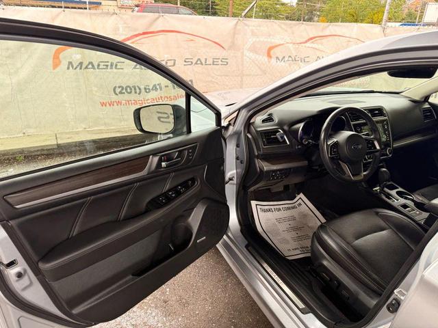 Photo of 2018 Ice Silver Metallic Subaru Legacy