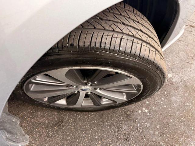 Photo of 2018 Ice Silver Metallic Subaru Legacy