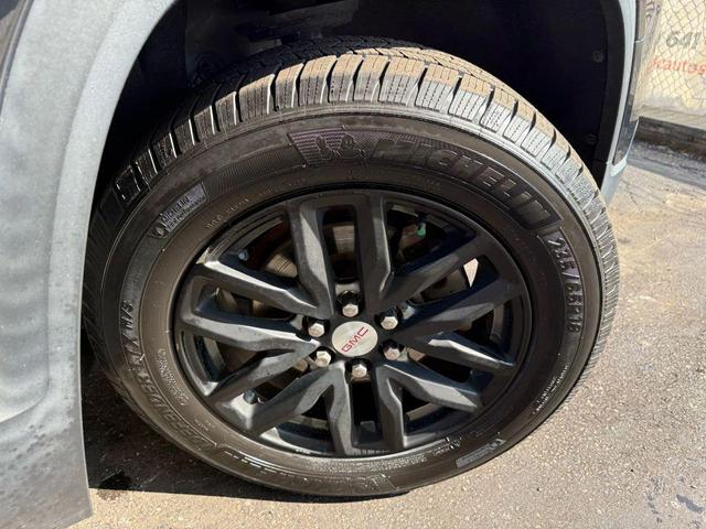 Photo of 2018 Ebony Twilight Metallic GMC Acadia