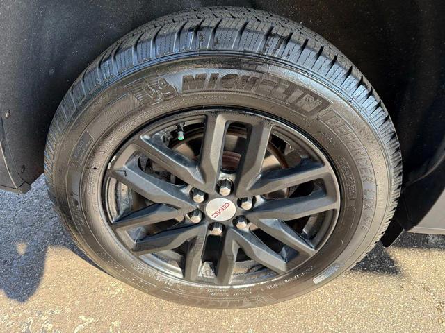 Photo of 2018 Ebony Twilight Metallic GMC Acadia