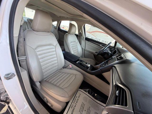 Photo of 2017 White Ford Fusion