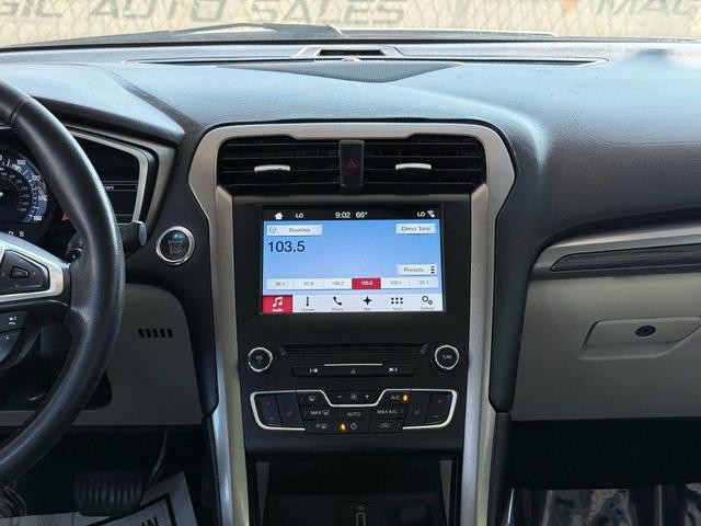 Photo of 2017 White Ford Fusion