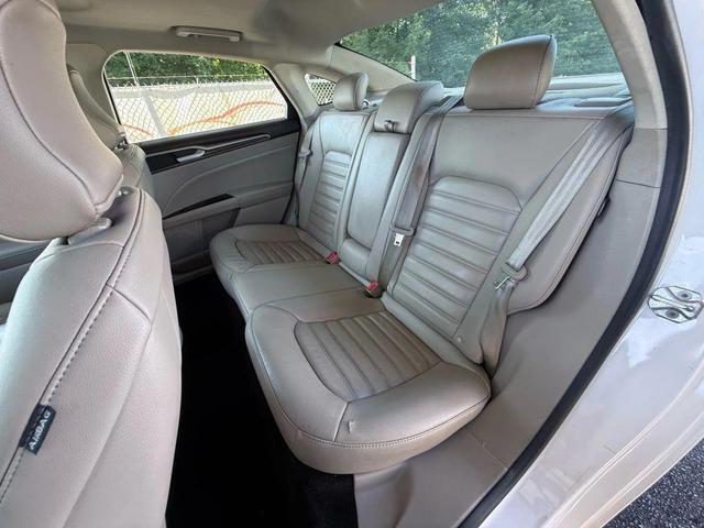 Photo of 2017 White Ford Fusion