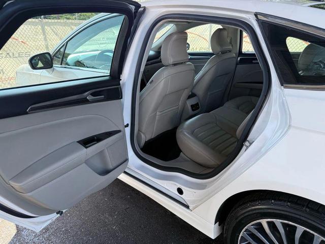 Photo of 2017 White Ford Fusion