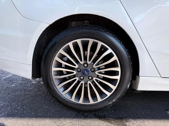 Photo of 2017 White Ford Fusion