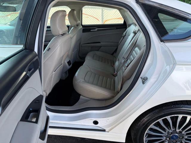 Photo of 2017 White Ford Fusion