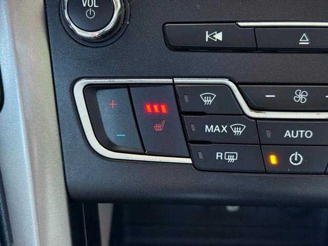 Photo of 2017 White Ford Fusion