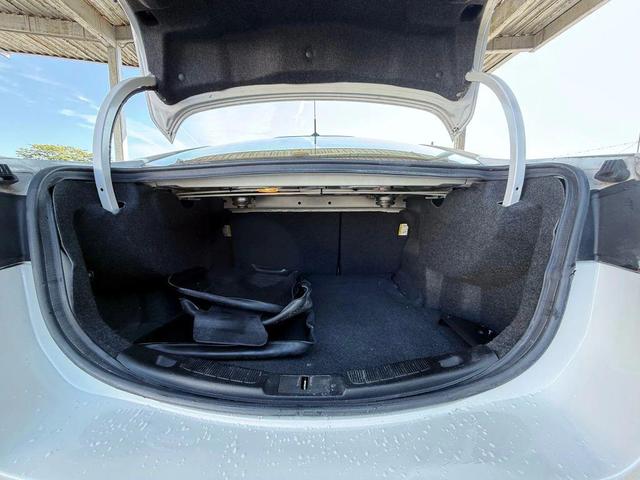 Photo of 2017 White Ford Fusion