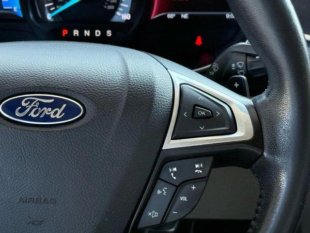 Photo of 2017 White Ford Fusion
