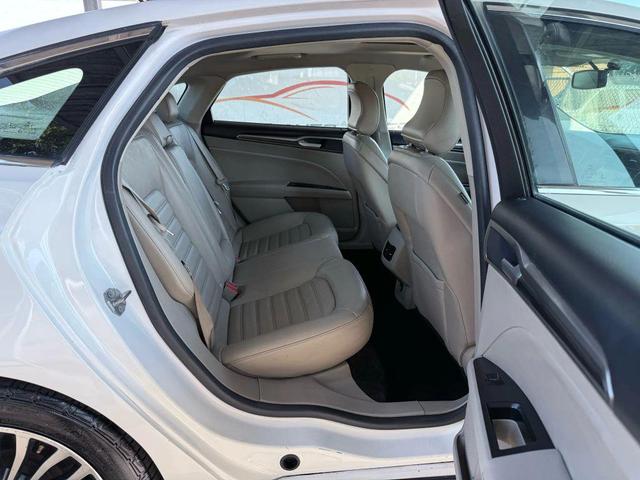 Photo of 2017 White Ford Fusion